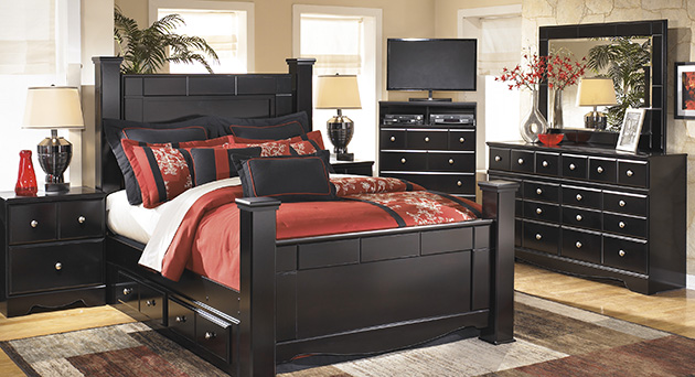 Shay Queen Poster Bed w/ Storage